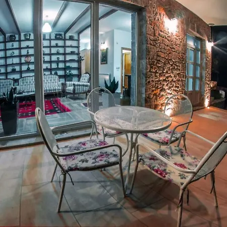 Vintage House In Široka